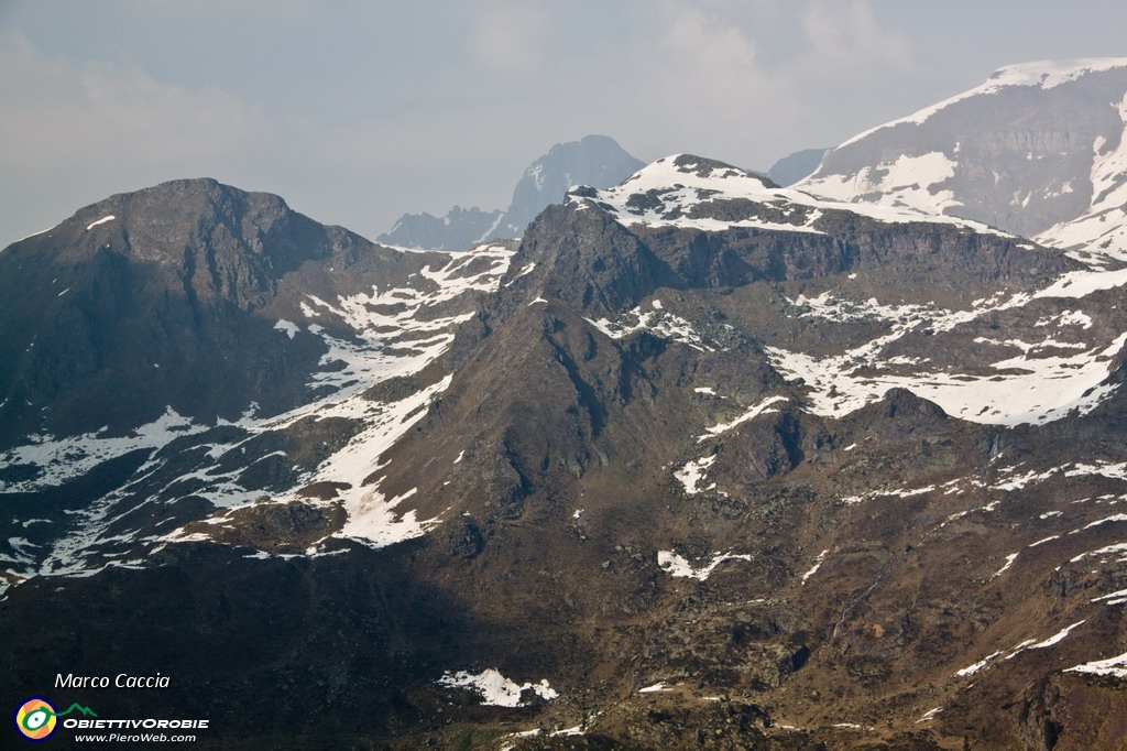 29_Spunta il Becco dietro al Passo di Mezzeno.JPG